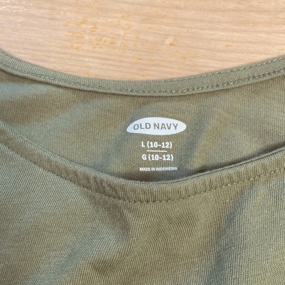 🌺 OLD NAVY Ruffle Hem Olive Green Tank Top - Picture 3 of 6
